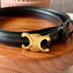 SMALL TRIOMPHE BELT IN TAURILLON LEATHER